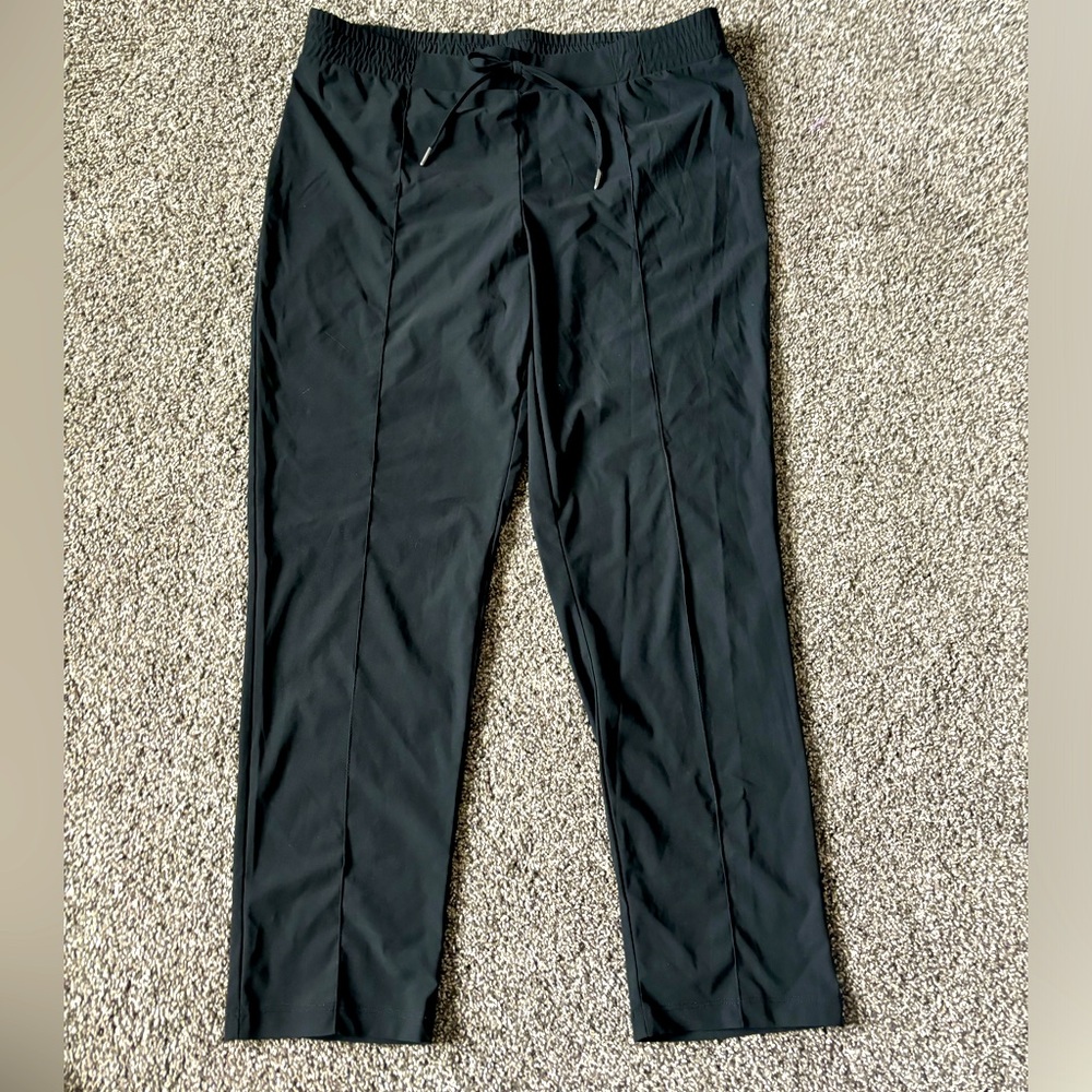 Retrology black pants cropped